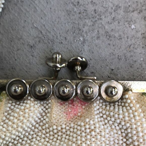 Vintage flower beaded bag NOT FOR SALE - Picture 3 of 6